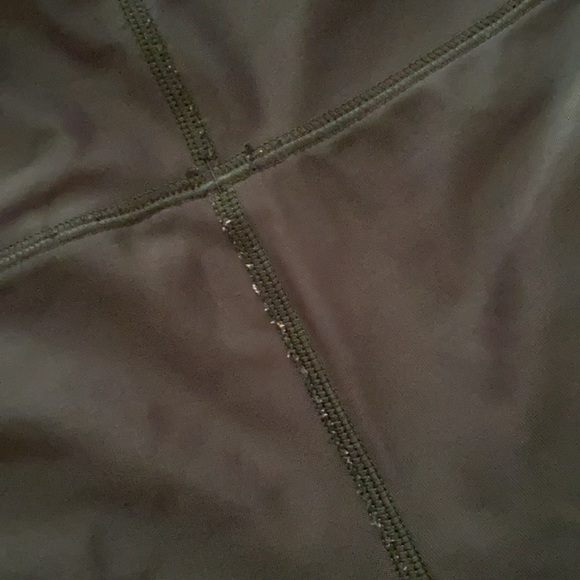 Under Armour compression capris black leggings - Picture 13 of 15